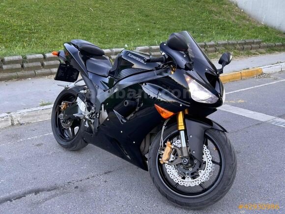 Galeriden Kawasaki Ninja ZX 6R 2005 Model İstanbul 81.037 KM Siyah