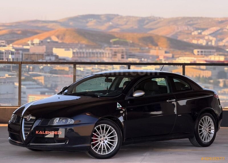 KALENDER MOTORS'DAN TR'DE TEK DEĞİŞENSZ ALFA ROMEO GT 1.9 JTD Q2 7