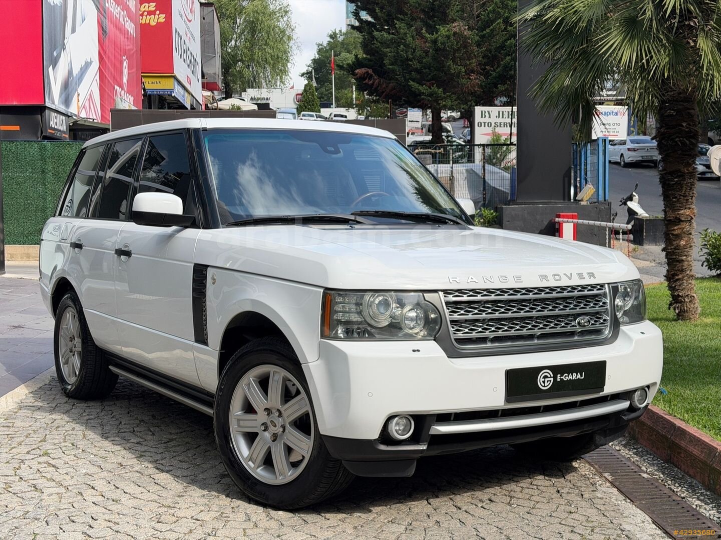 EGARAJ | 2011 RANGE ROVER 3.6 TDV8 HSE 2