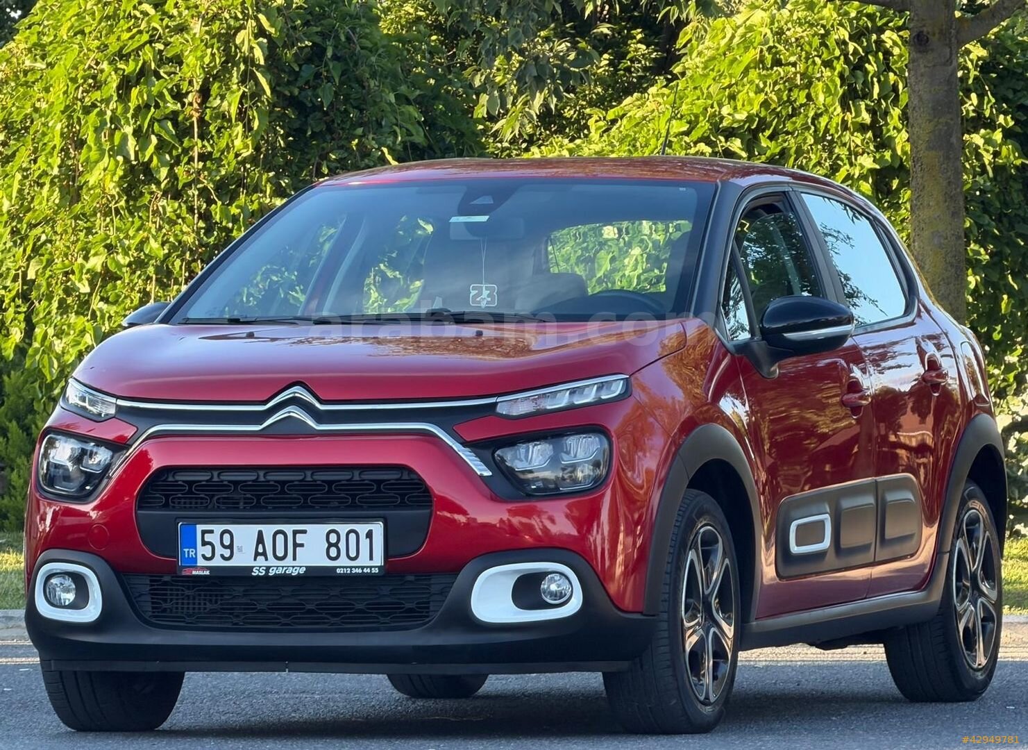 Galeriden Citroen C3 1.2 PureTech Feel Bold 2023 Model İstanbul 65.000 km Kırmızı 2