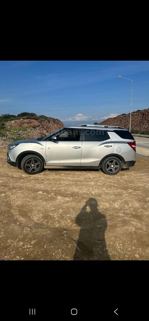 Sahibinden KGM SsangYong XLV 1.6 D Limited 2016 Model İzmir 155.000 km Gri (titanyum) 3