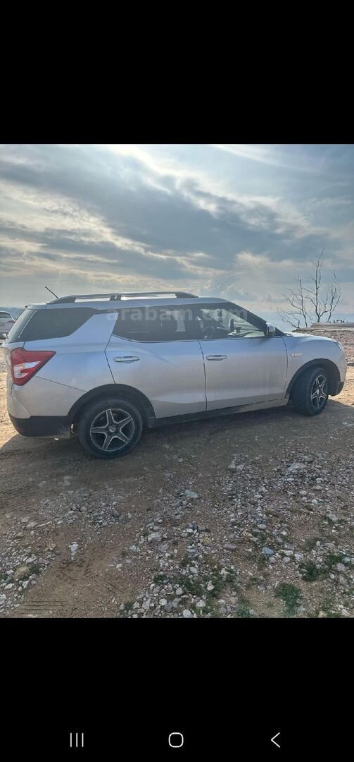 Sahibinden KGM SsangYong XLV 1.6 D Limited 2016 Model İzmir 155.000 km Gri (titanyum) 4
