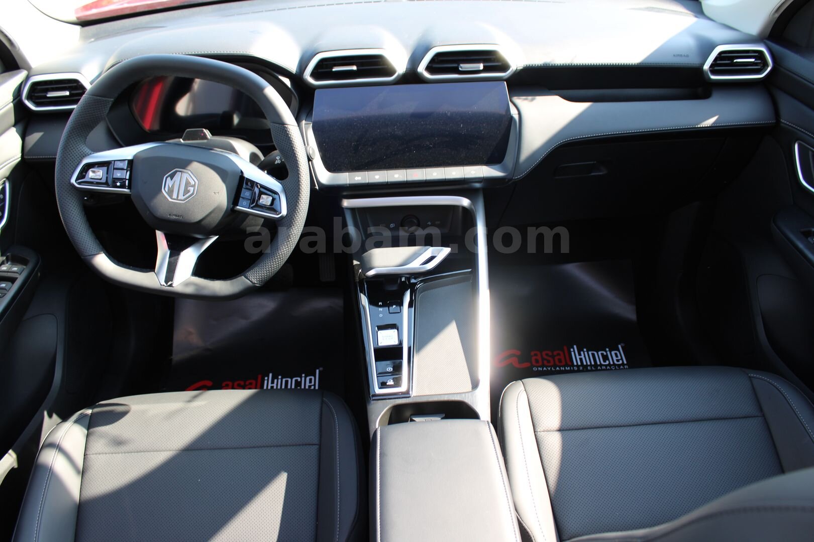 MG ZS 1.5 HYBRİD+ LUXURY 4