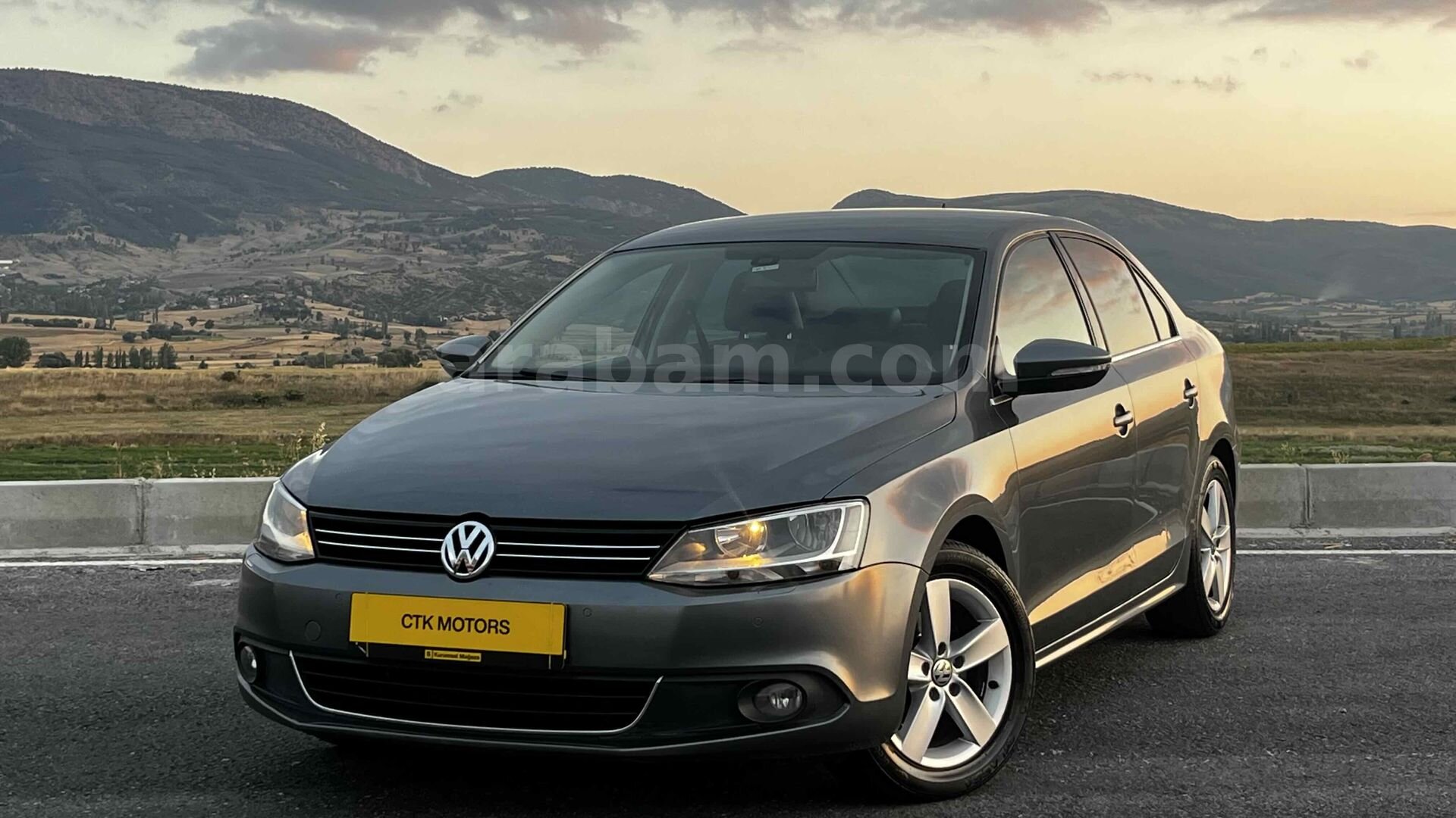 Galeriden Volkswagen Jetta 1.6 TDi Highline 2013 Model Yozgat 218.000 km Füme 3