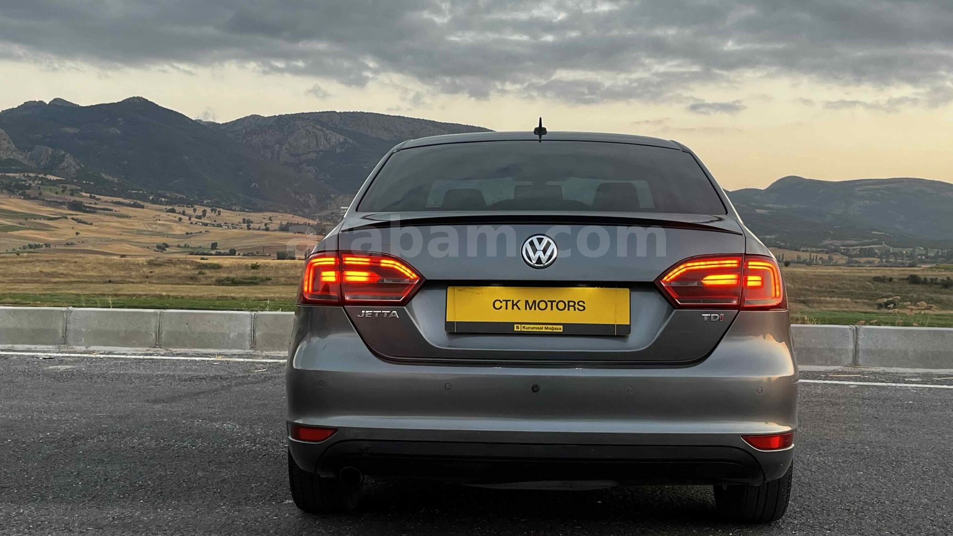 Galeriden Volkswagen Jetta 1.6 TDi Highline 2013 Model Yozgat 218.000 km Füme 5