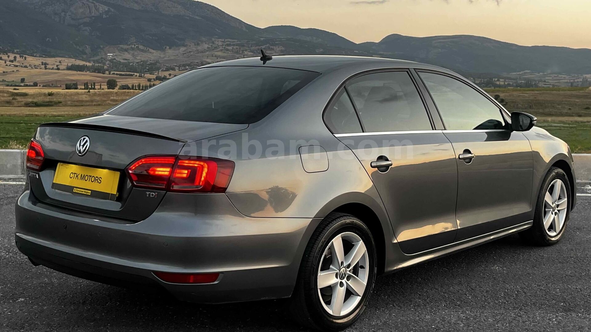Galeriden Volkswagen Jetta 1.6 TDi Highline 2013 Model Yozgat 218.000 km Füme 7