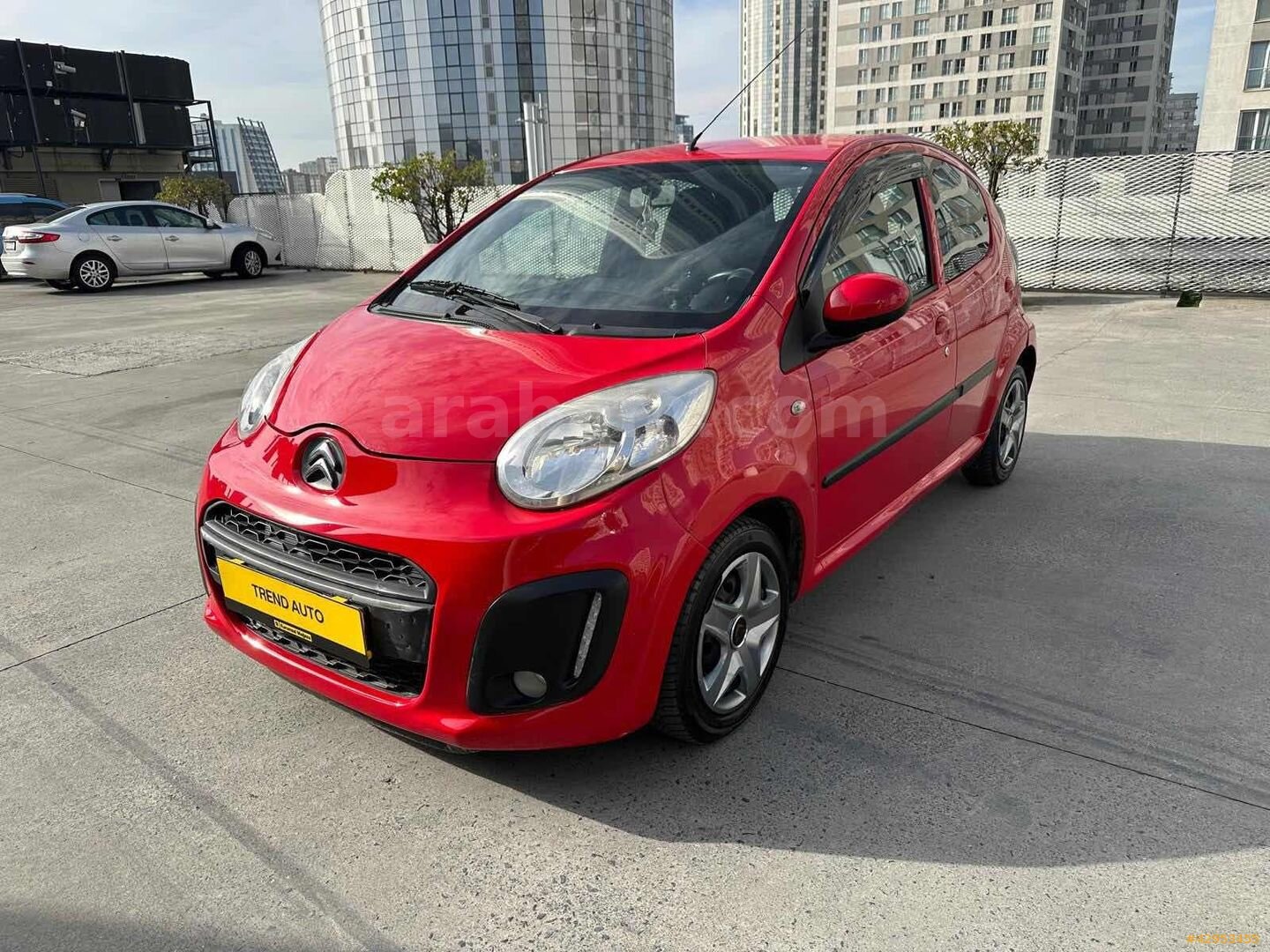 Galeriden Citroen C1 1.0 Confort 2013 Model İstanbul 157.000 km Kırmızı 2