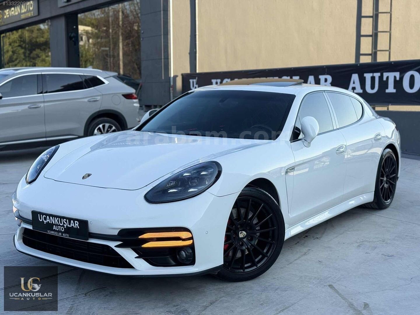 Galeriden Porsche Panamera 4 2011 Model İzmir 170.000 km Beyaz 2