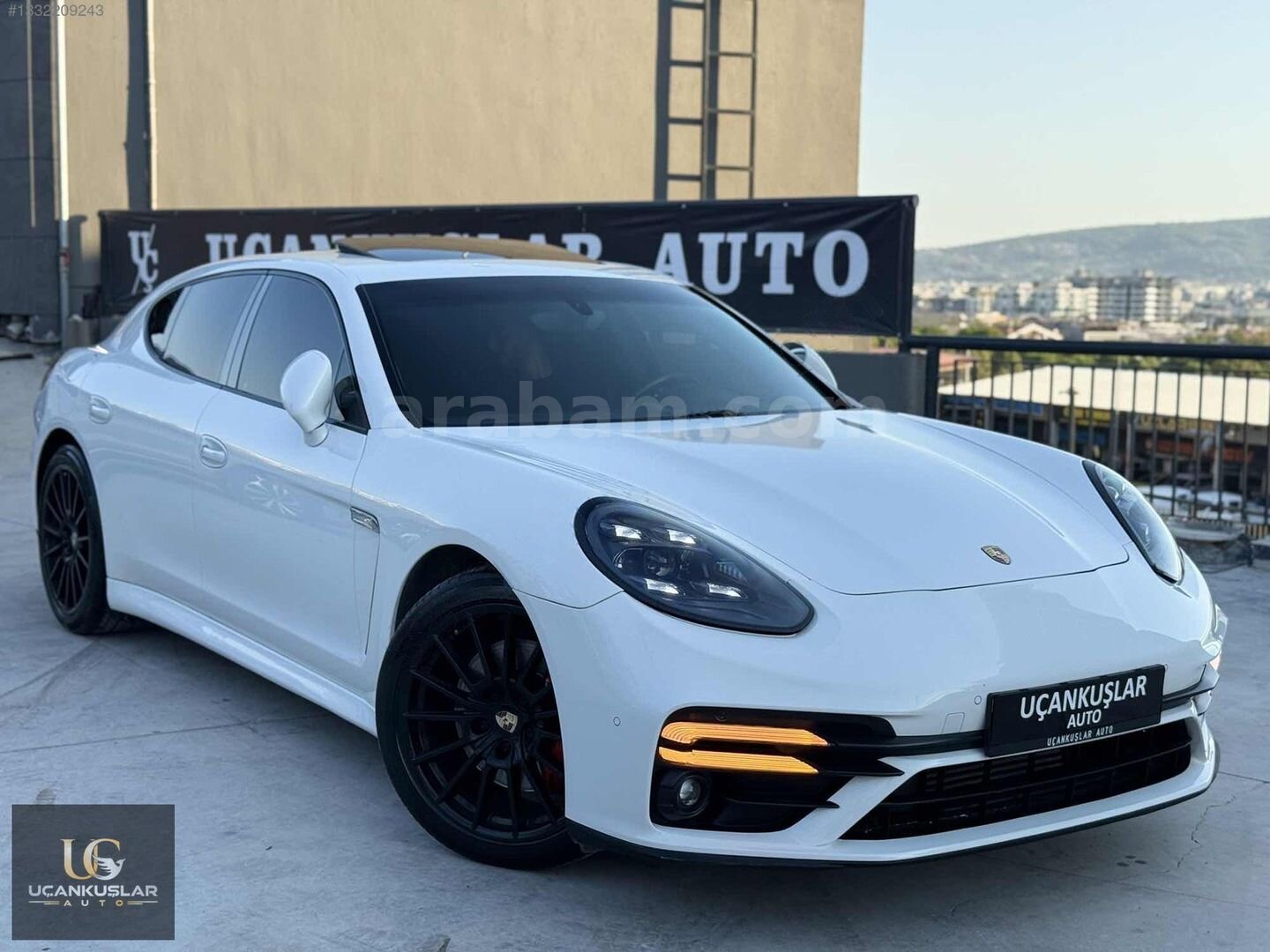 Galeriden Porsche Panamera 4 2011 Model İzmir 170.000 km Beyaz 4
