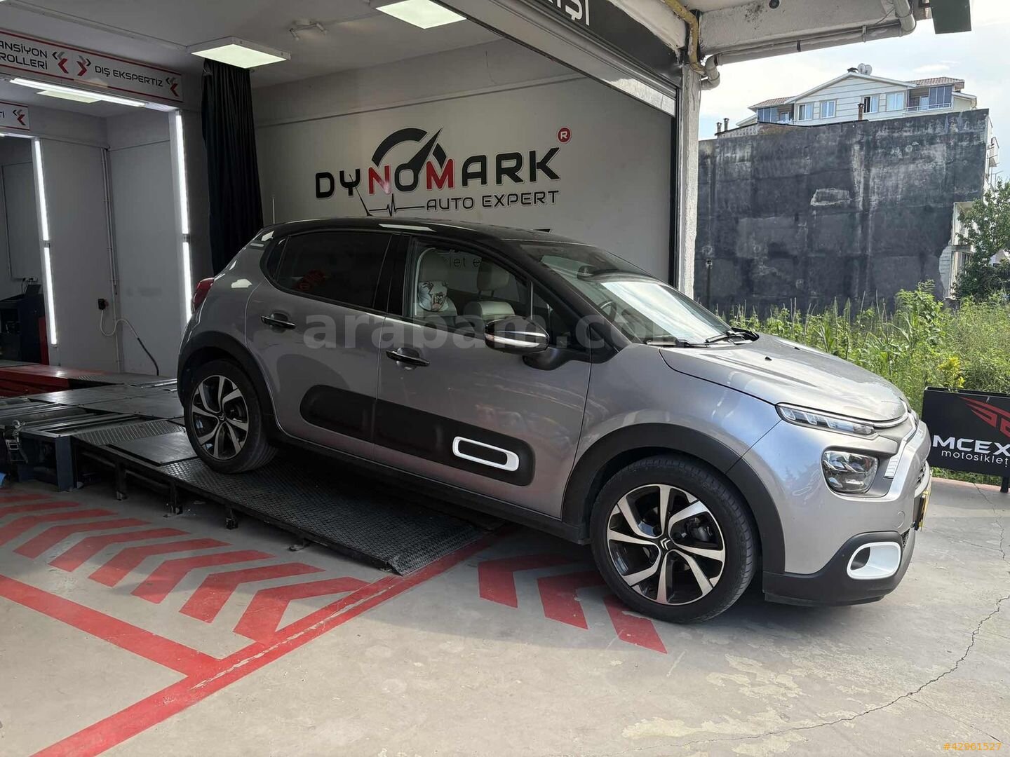Galeriden Citroen C3 1.2 PureTech Shine 2023 Model Ordu 53.000 km Gri 4