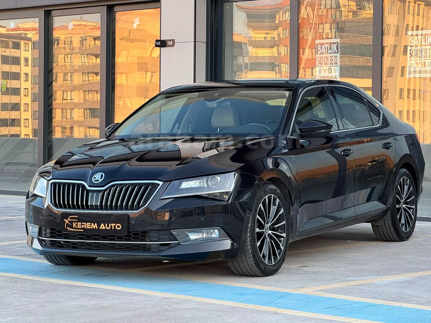 2016 SUPERB 2.0 TDI 4X4 LAURIN&KLERMENT HATASIZ BOYASIZ 187 BİNDE 3