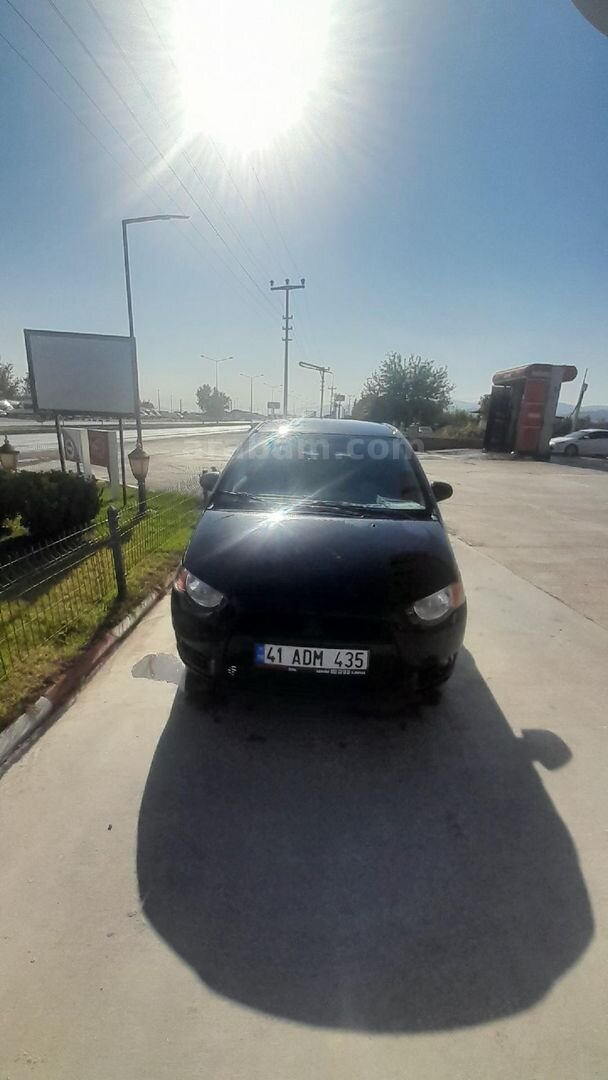 Sahibinden Mitsubishi Colt 1.3 Invite 2009 Model 235.000 km Siyah 6