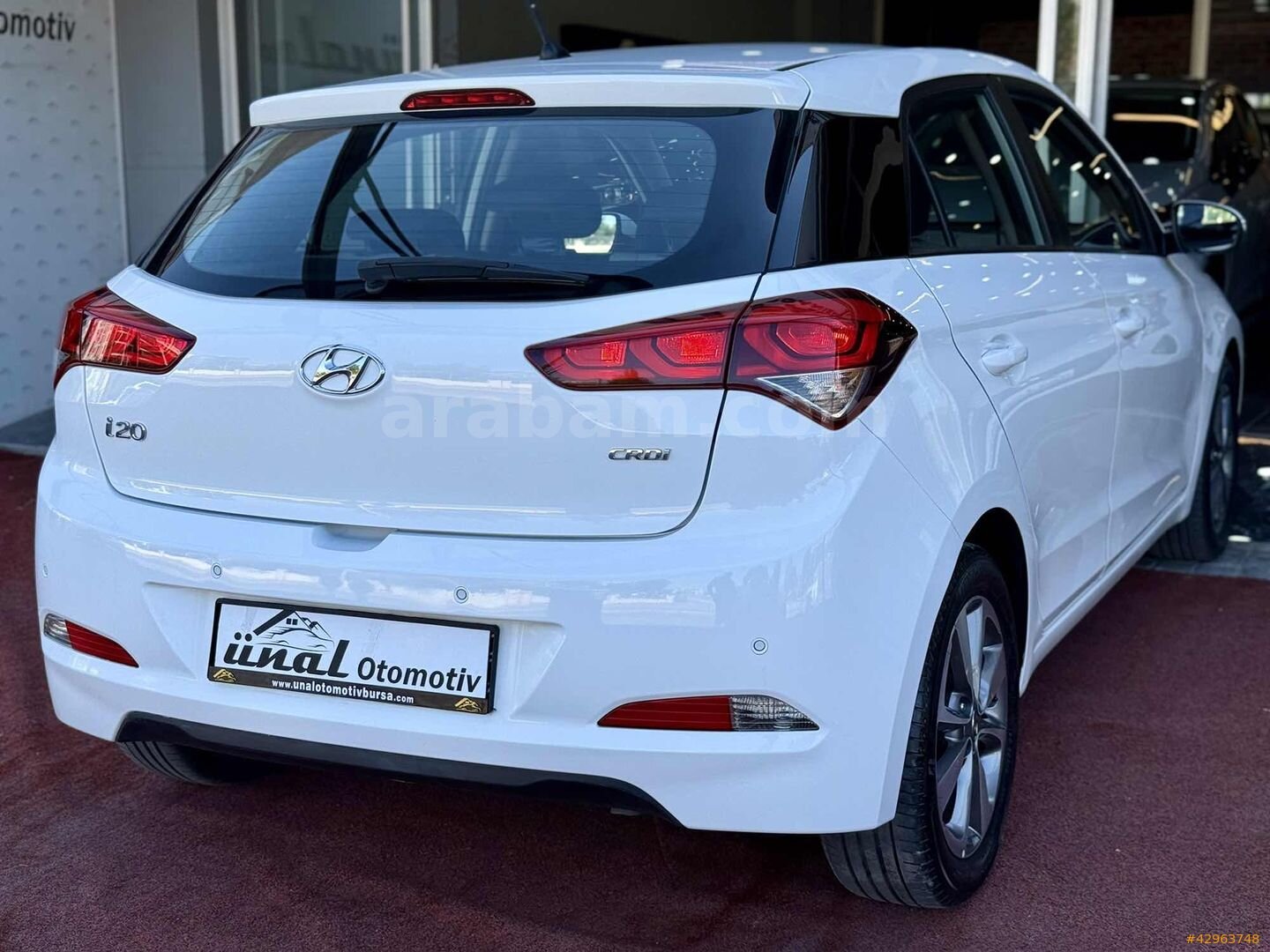 Galeriden Hyundai i20 1.4 CRDi Style 2017 Model Bursa 74.000 km Beyaz 5