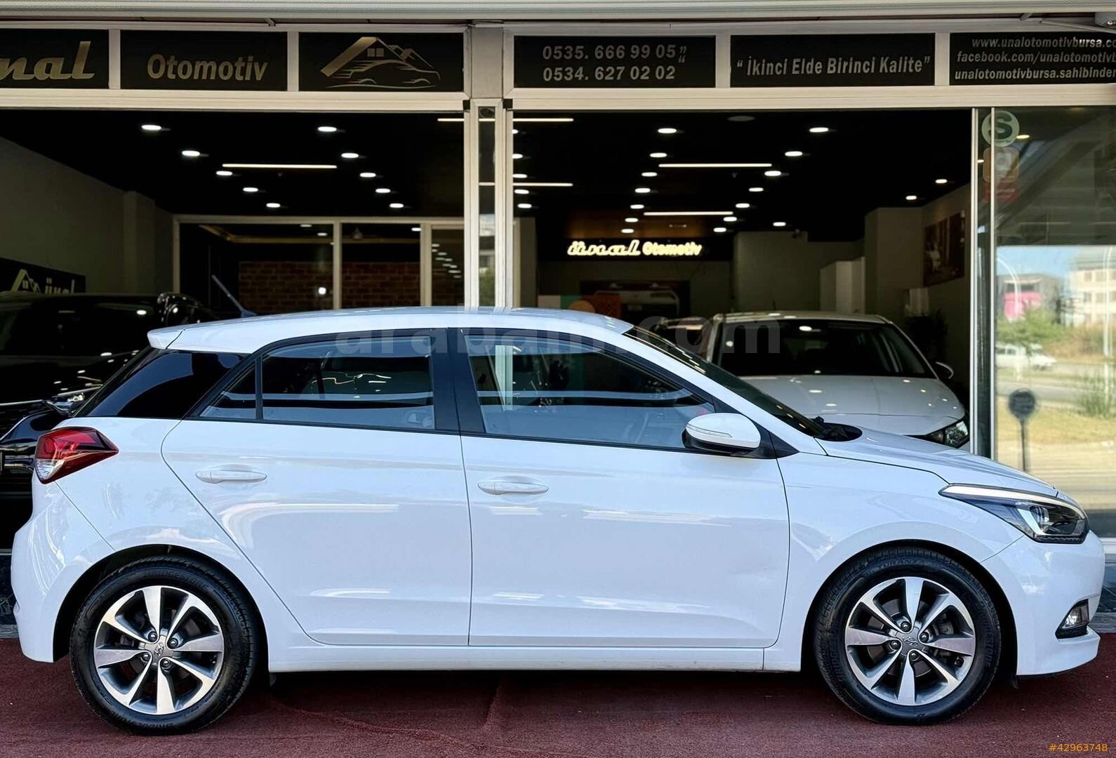 Galeriden Hyundai i20 1.4 CRDi Style 2017 Model Bursa 74.000 km Beyaz 4
