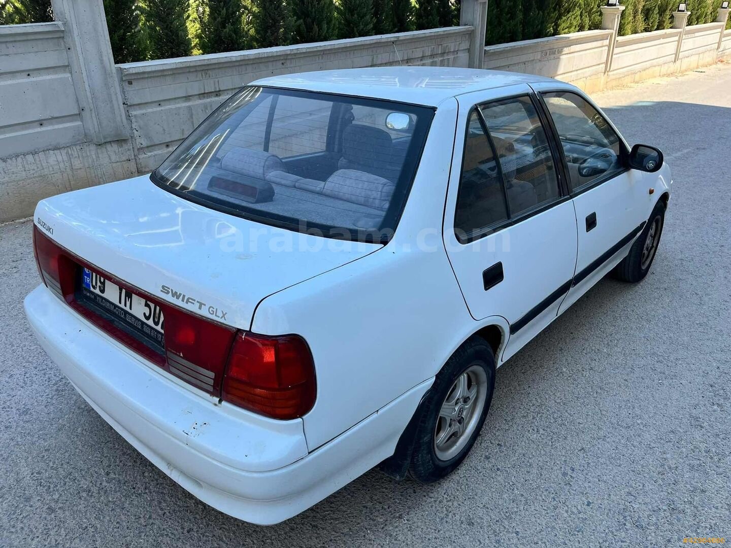 Galeriden Suzuki Swift 1.3 GLX 2000 Model İzmir 89.000 km Beyaz 5