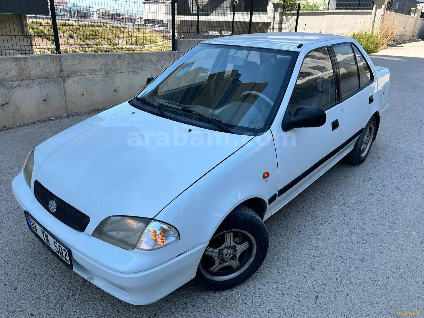 Galeriden Suzuki Swift 1.3 GLX 2000 Model İzmir 89.000 km Beyaz 4