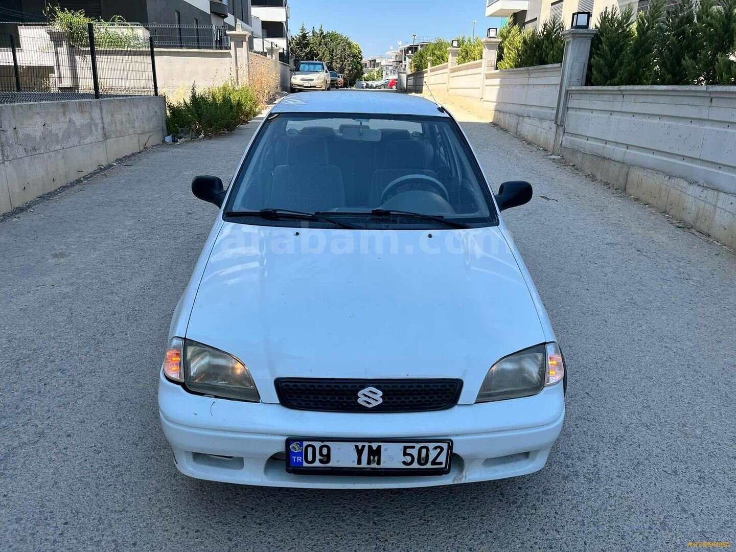 Galeriden Suzuki Swift 1.3 GLX 2000 Model İzmir 89.000 km Beyaz 2