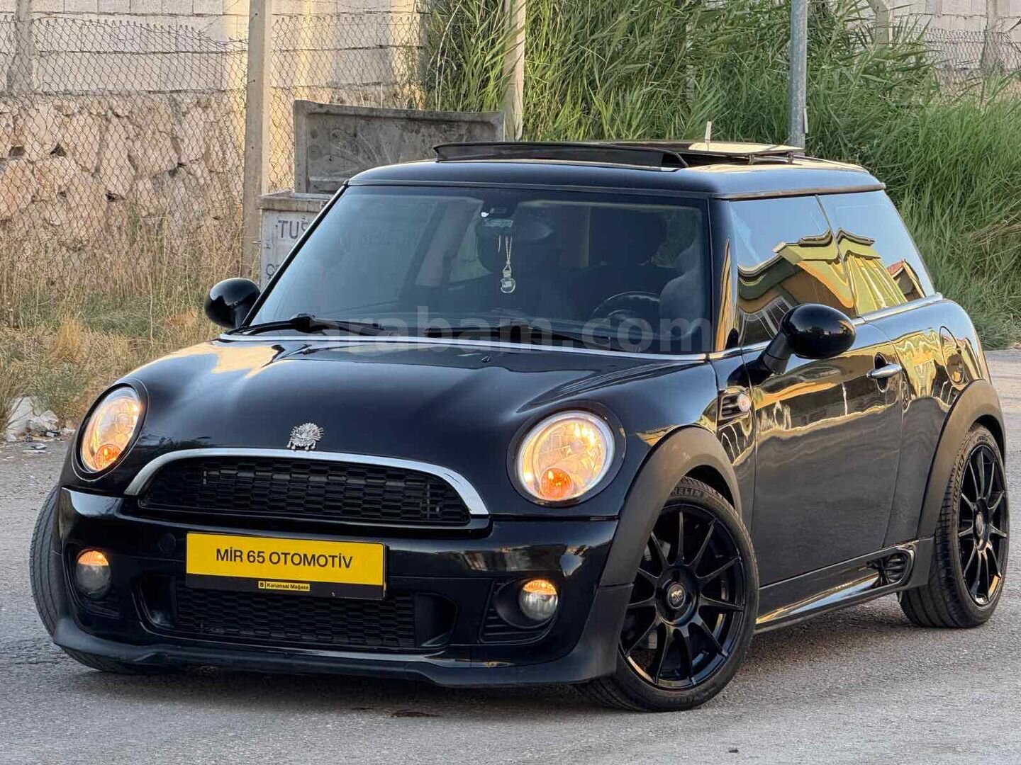 GALERİDEN MİNİ COOPER 1.6 TÜRKİYE PAKETİ 2011 MODEL VAN