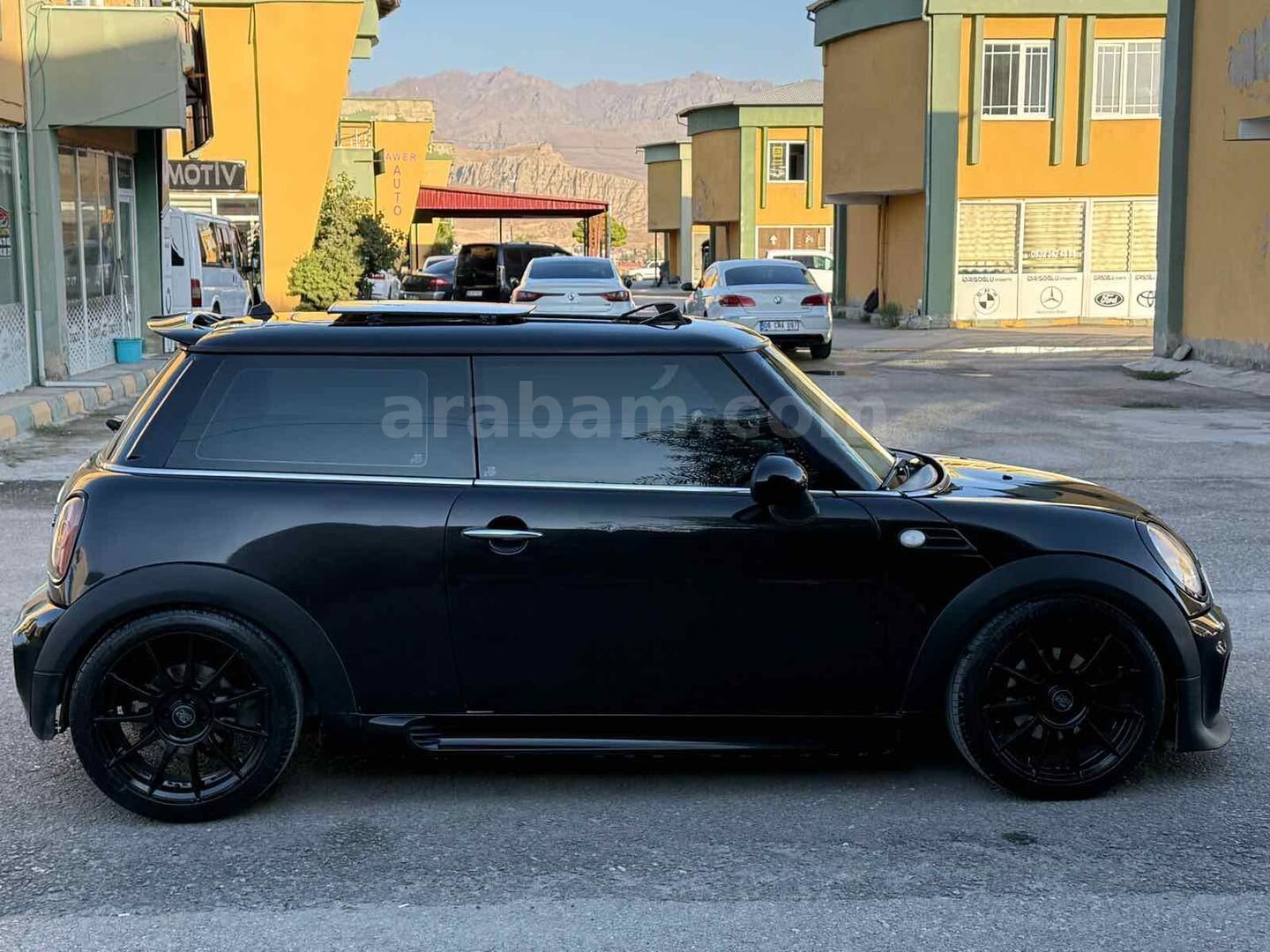 Galeriden Mini Cooper 1.6 Türkiye Paketi 2011 Model Van 156.000 km Siyah 5