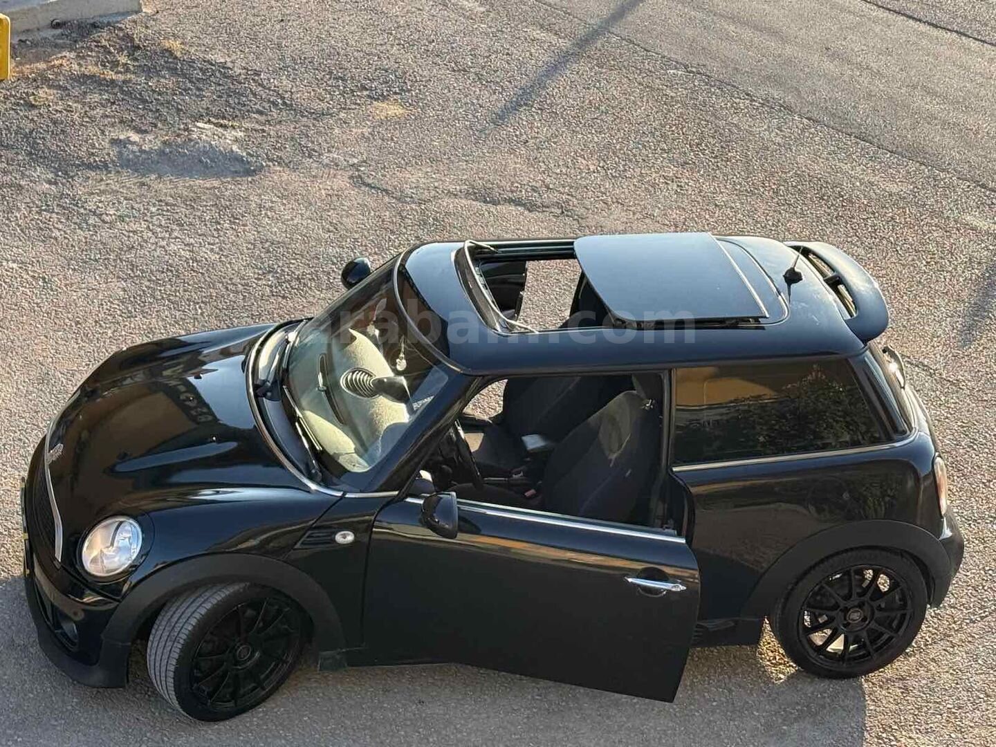 Galeriden Mini Cooper 1.6 Türkiye Paketi 2011 Model Van 156.000 km Siyah 3