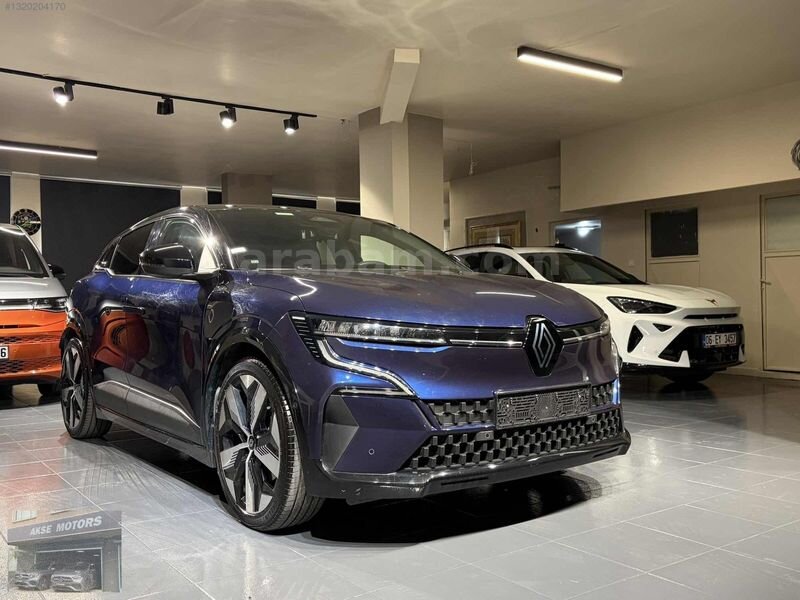 Galeriden Renault Megane E-Tech Techno 2023 Model İstanbul 32.000 km Lacivert