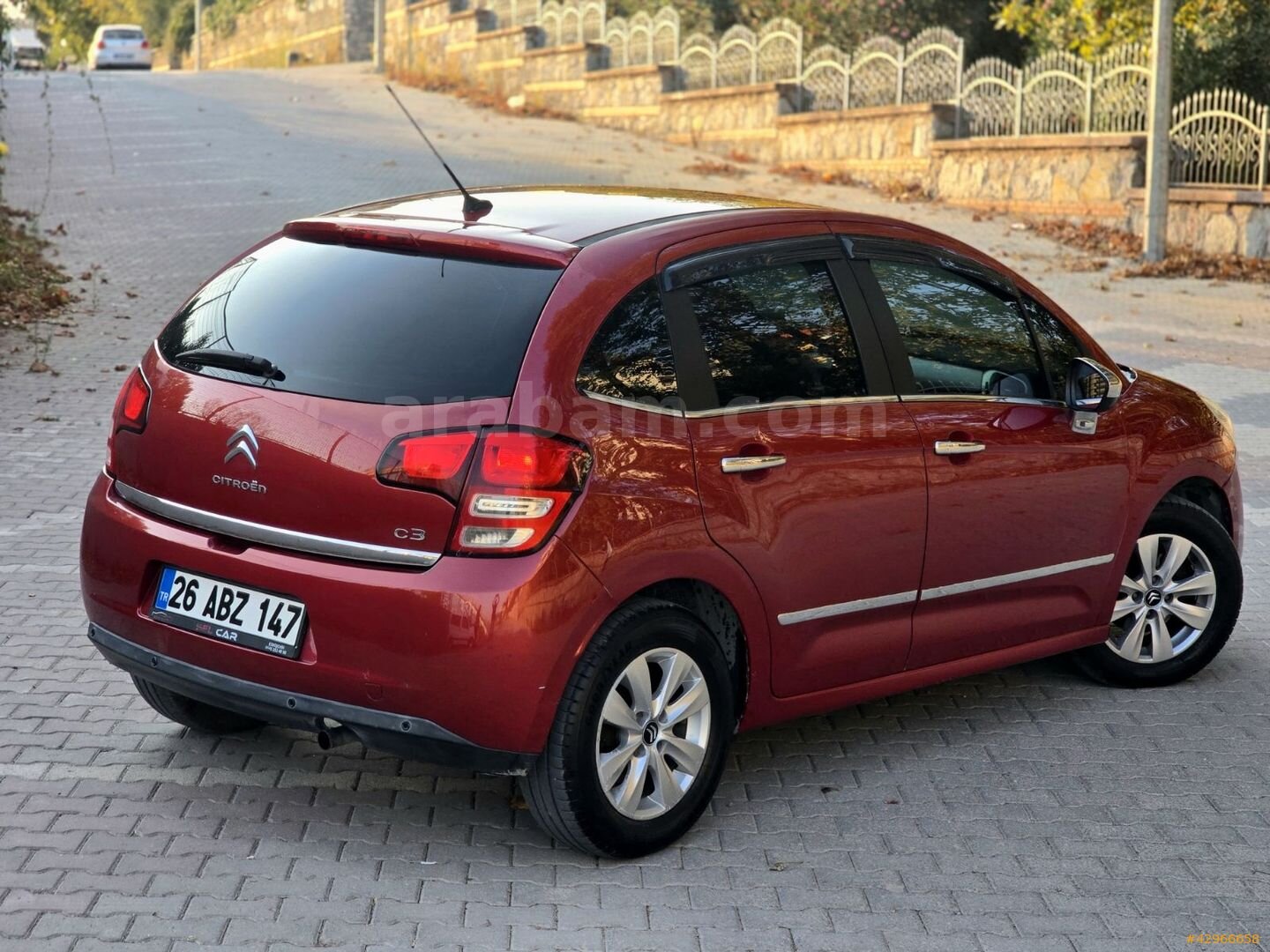 Galeriden Citroen C3 1.4 HDi Confort 2011 Model Kocaeli 174.000 km Kırmızı 2