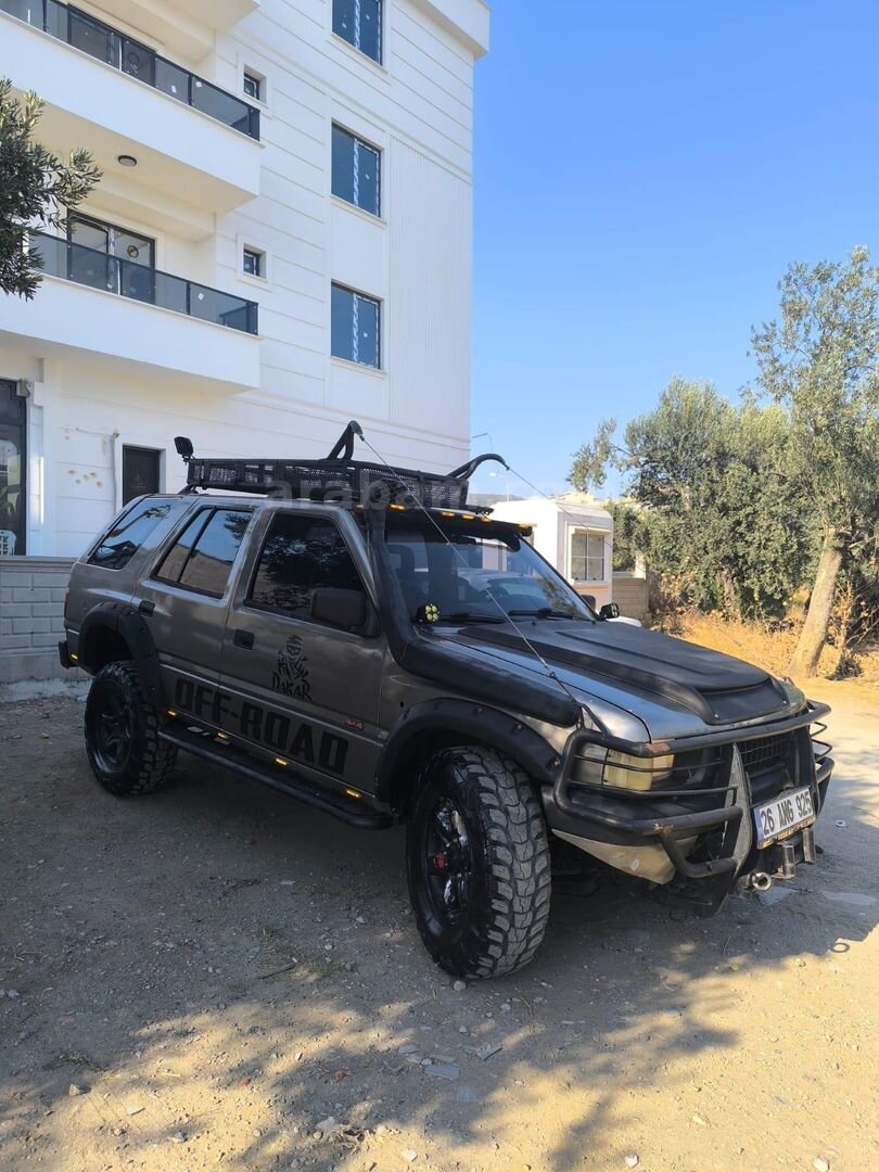 Galeriden Opel Frontera 2.2 1997 Model Balıkesir 400.000 km Gri 1