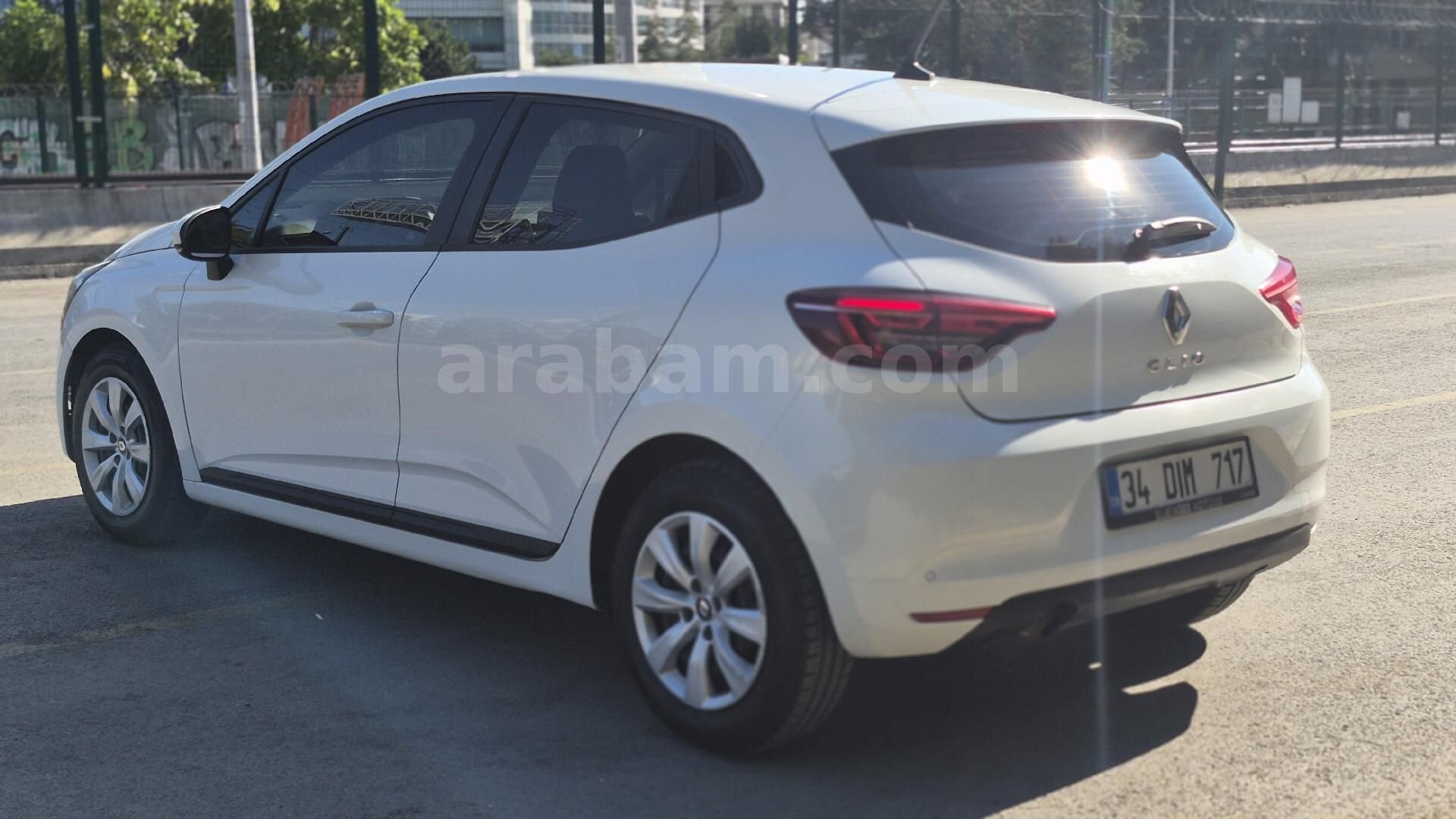 Galeriden Renault Clio 1.0 SCe Joy 2020 Model İstanbul 98.000 km Beyaz 7
