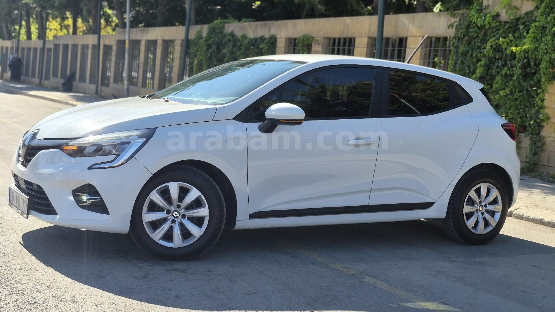 Galeriden Renault Clio 1.0 SCe Joy 2020 Model İstanbul 98.000 km Beyaz 5
