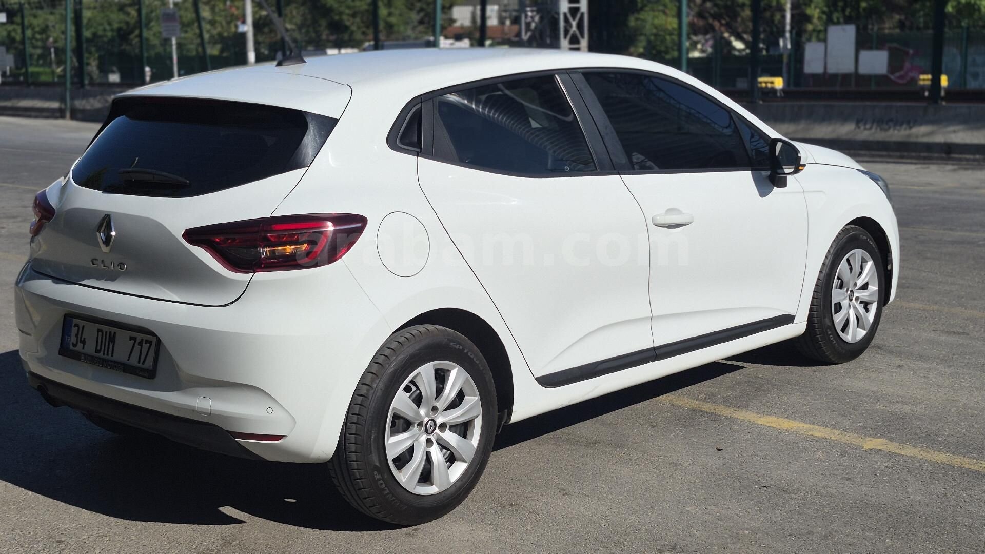 Galeriden Renault Clio 1.0 SCe Joy 2020 Model İstanbul 98.000 km Beyaz 6