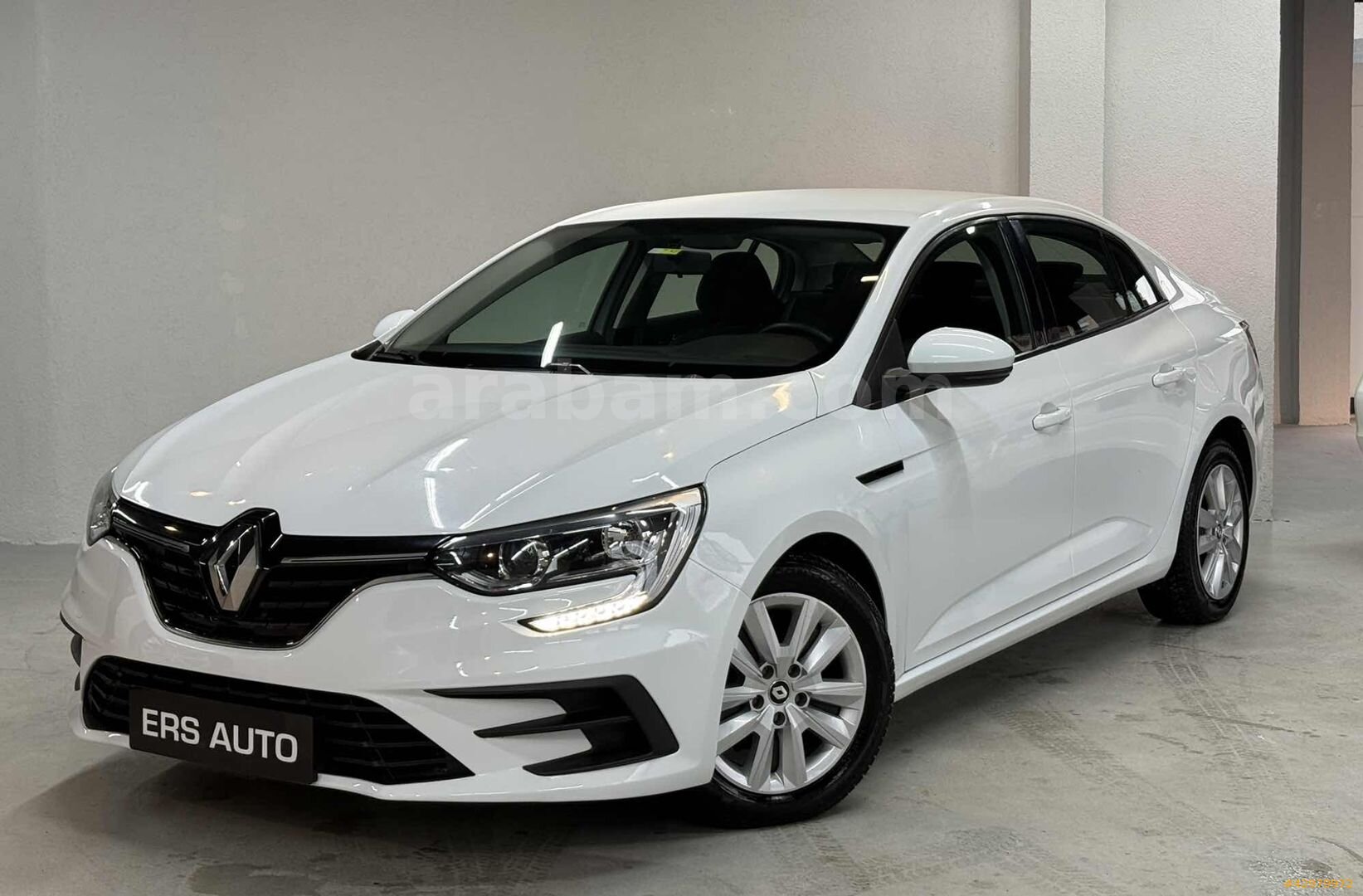ERS AUTO-2021 RENAULT MEGANE 1.3TCE JOY COMFORT 110BİNKM OTOMATK 5