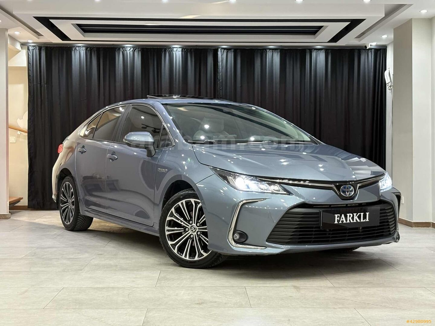 Galeriden Toyota Corolla 1.8 Hybrid Flame X-Pack 2021 Model İzmir