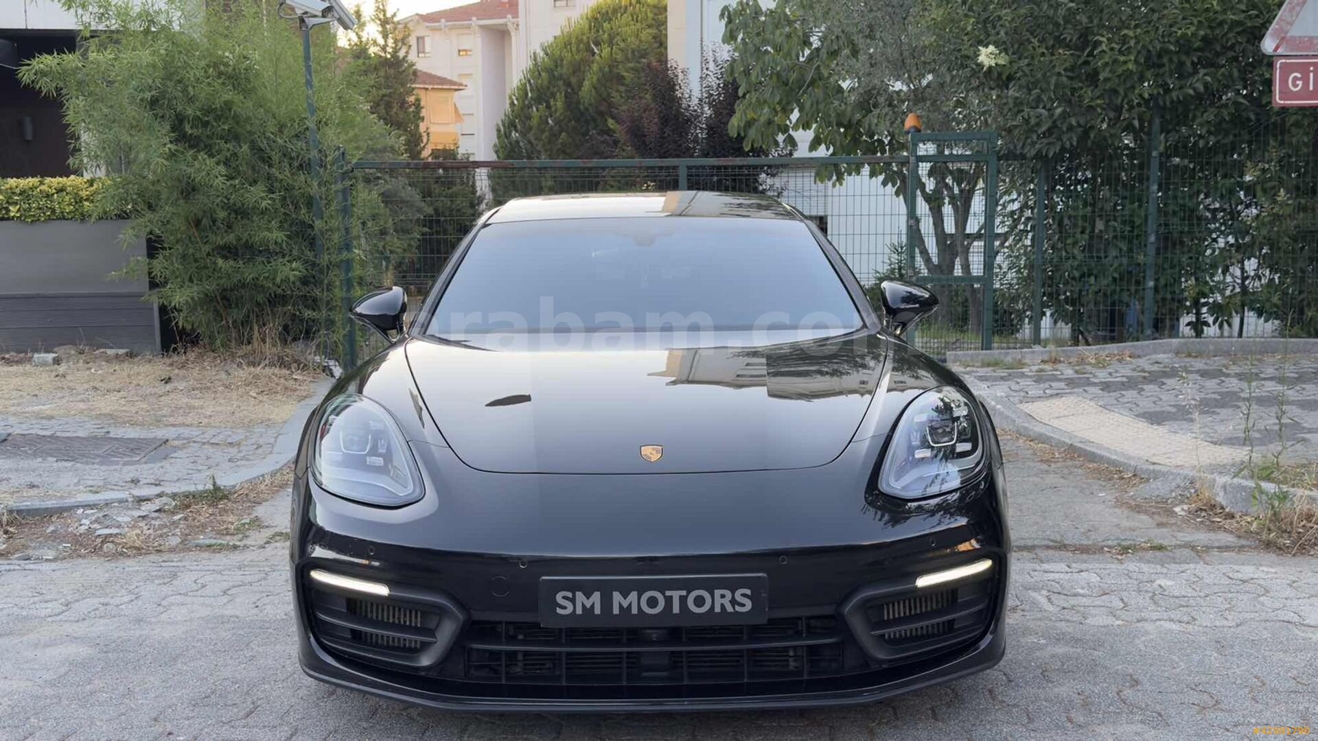 2022 PANAMERA 4 PLATINUM EDİTİON BAYİ ÇIKIŞLI SİYAH İÇİ BORDO 2