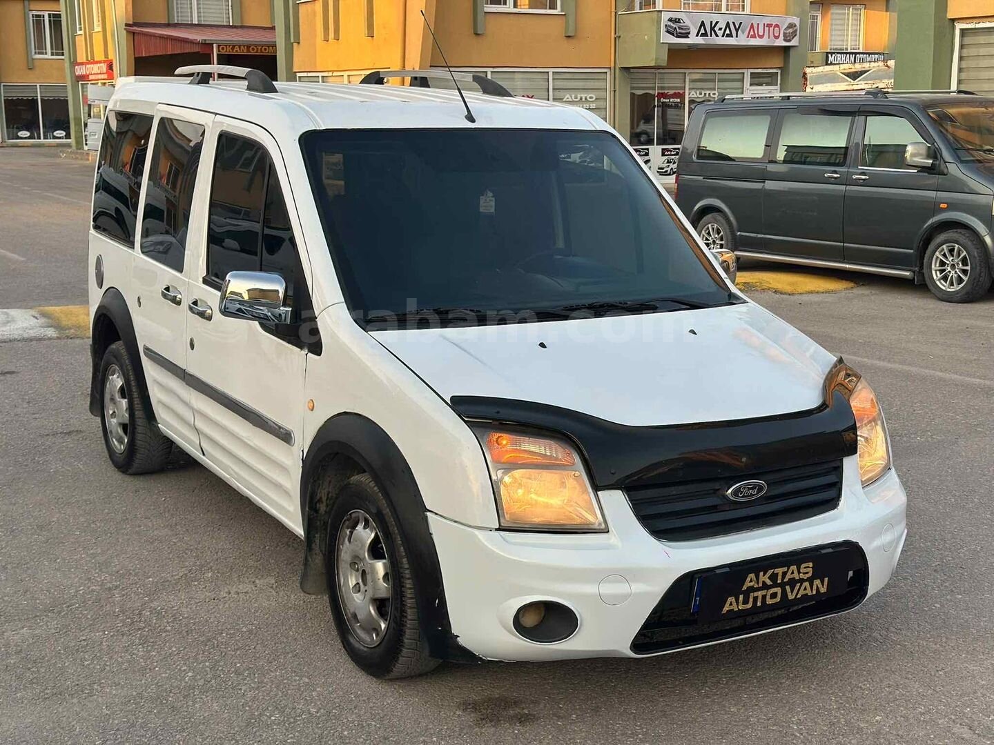 Galeriden Ford Tourneo Connect 1.8 TDCI Deluxe 2013 Model Van 4