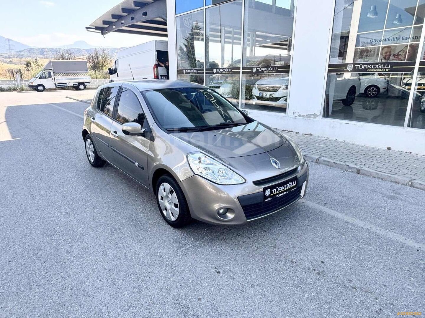 TÜRKOĞLUNDAN OTOMATİK CLİO 1.2 16W 152 BİN KM ( K.KARTI TAKSİT) 3