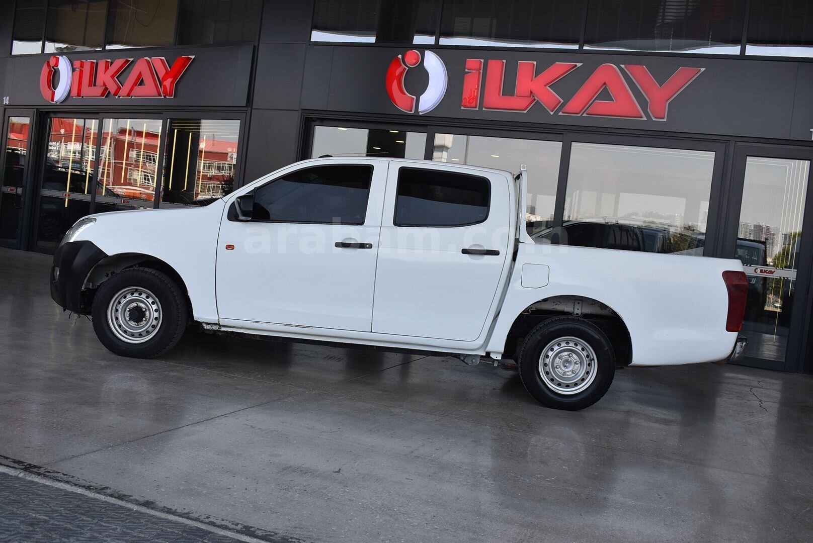 İLKAY'DAN 2016 ISUZU D-MAX 4x2 ÇİFT KABİN 269,000 KM'DE 2