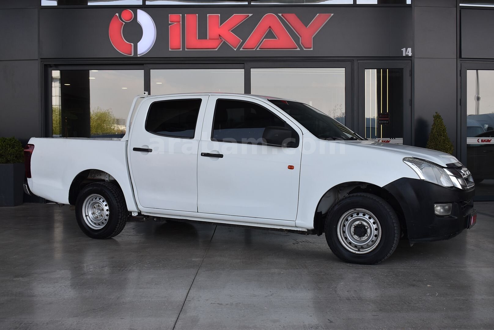 İLKAY'DAN 2016 ISUZU D-MAX 4x2 ÇİFT KABİN 269,000 KM'DE 3