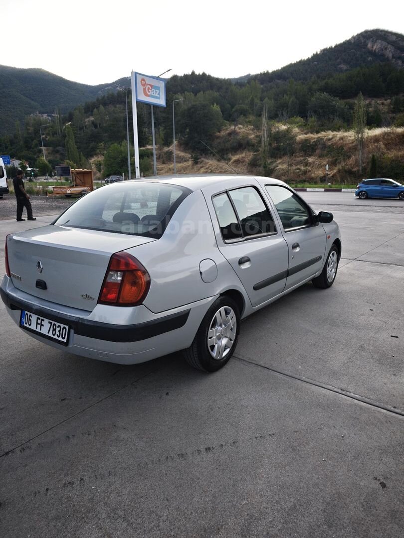 DEĞİŞİNSİZ 2003 Renault Clio 1.4 7