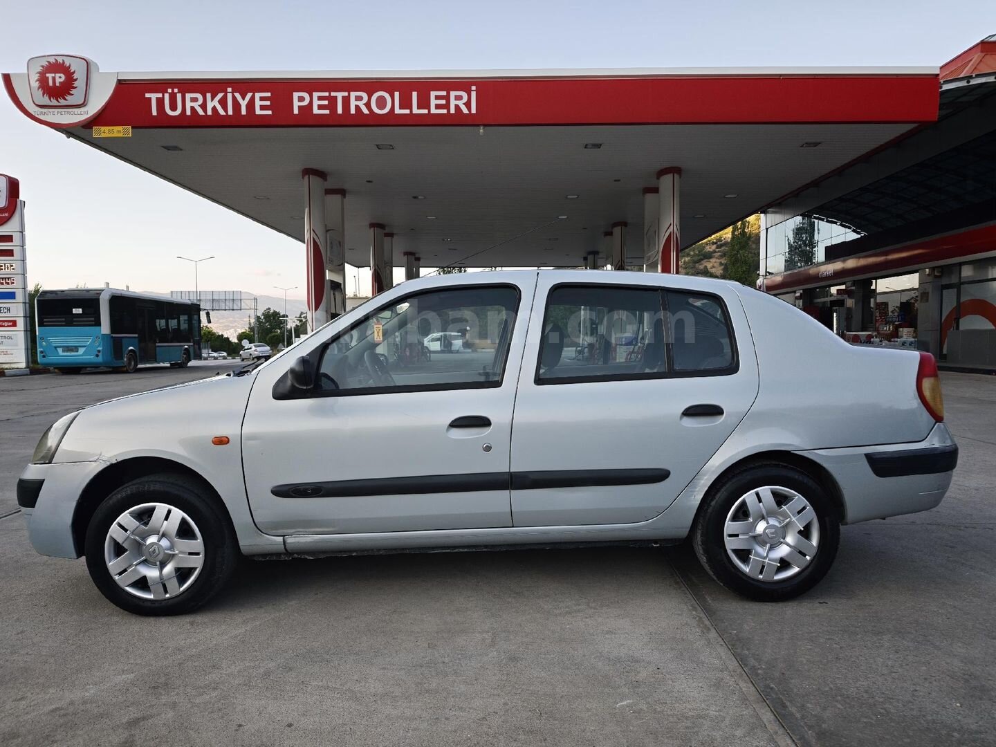 DEĞİŞİNSİZ 2003 Renault Clio 1.4 4