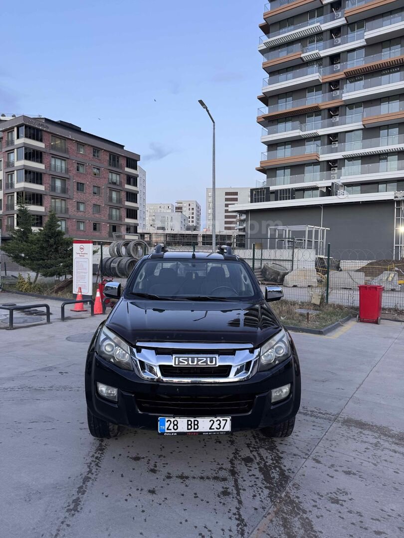 Sahibinden Isuzu D-Max 2.5 4x4 LTD 2012 Model 315.000 km Siyah 7