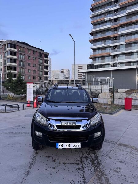 Sahibinden Isuzu D-Max 2.5 4x4 LTD 2012 Model 315.000 km Siyah