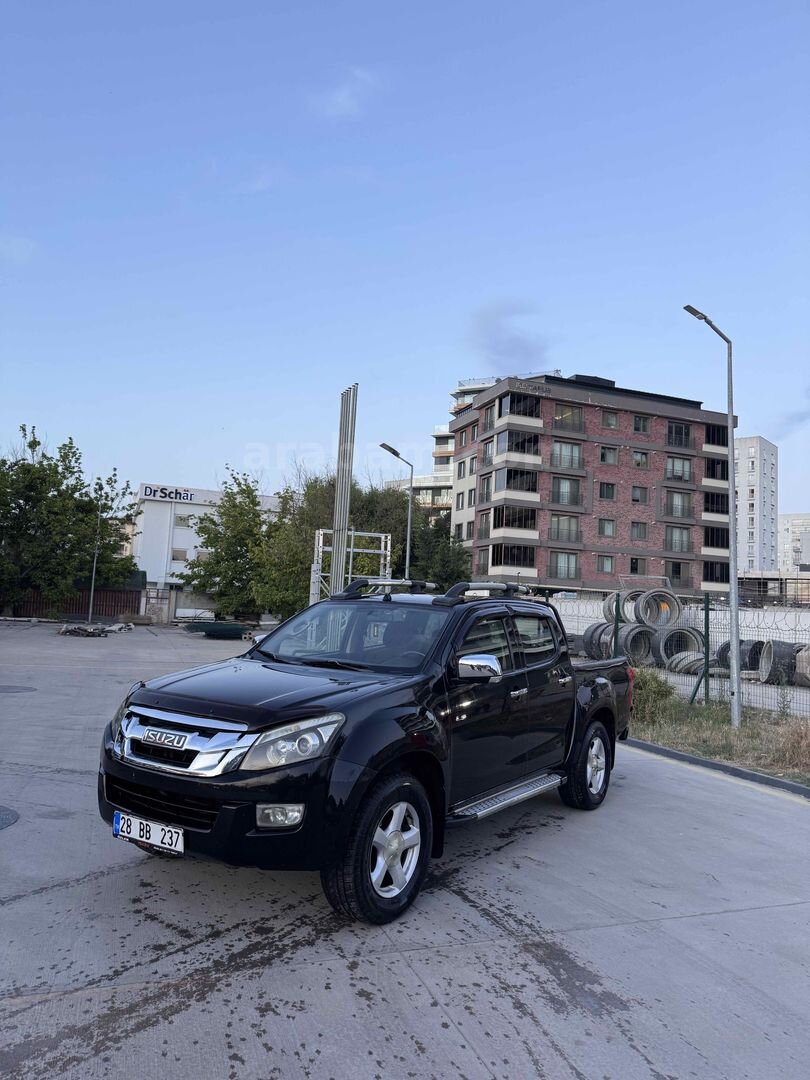 Sahibinden Isuzu D-Max 2.5 4x4 LTD 2012 Model 315.000 km Siyah 2