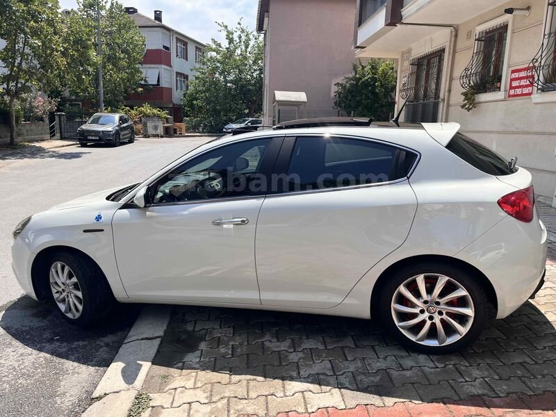 Sahibinden Alfa Romeo Giulietta 1.4 TB MultiAir Distinctive 2012 Model 2