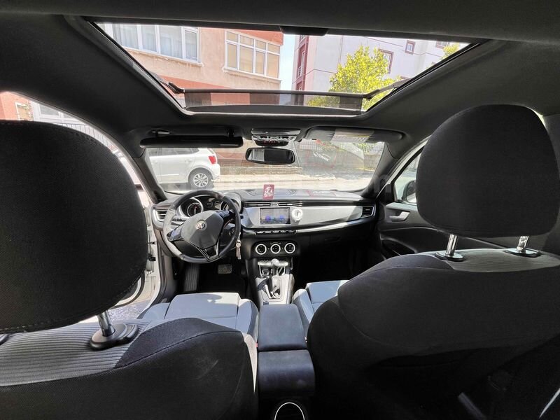 Sahibinden Alfa Romeo Giulietta 1.4 TB MultiAir Distinctive 2012 Model 6