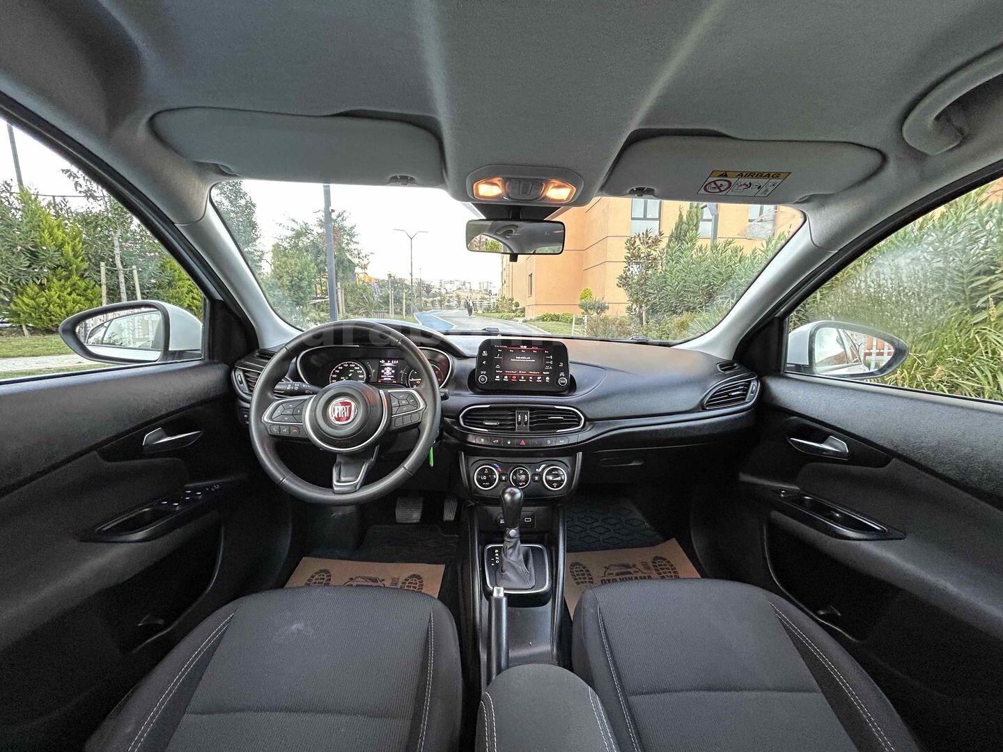 Galeriden Fiat Egea 1.6 Multijet Urban 2023 Model İstanbul 104.000 km Beyaz 5