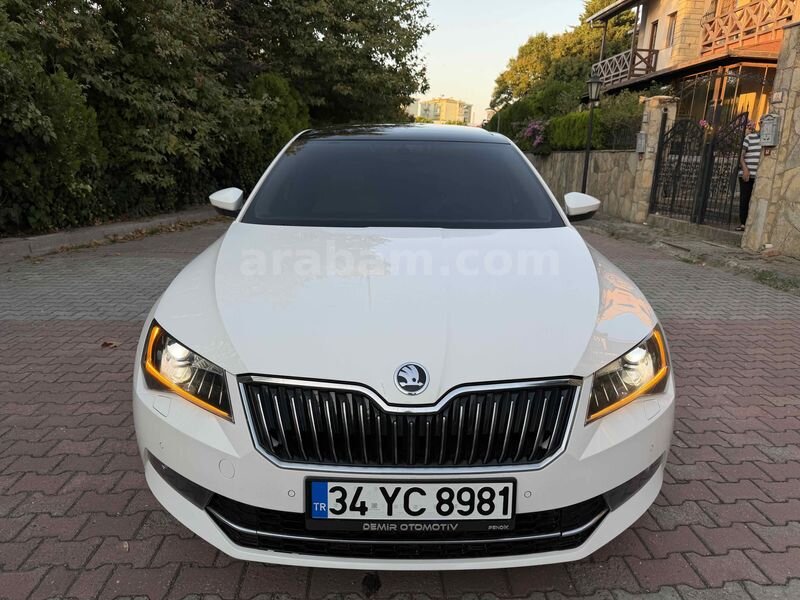 Galeriden Skoda SuperB 1.6 TDI Prestige 2017 Model İstanbul 123.000 km Beyaz 1