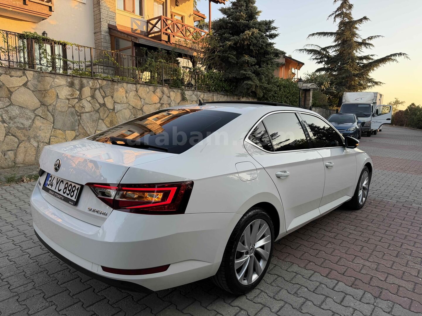 Galeriden Skoda SuperB 1.6 TDI Prestige 2017 Model İstanbul 123.000 km Beyaz 5