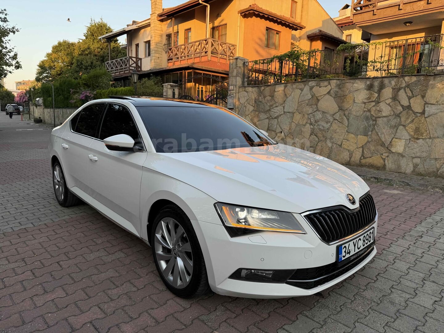 Galeriden Skoda SuperB 1.6 TDI Prestige 2017 Model İstanbul 123.000 km Beyaz 4