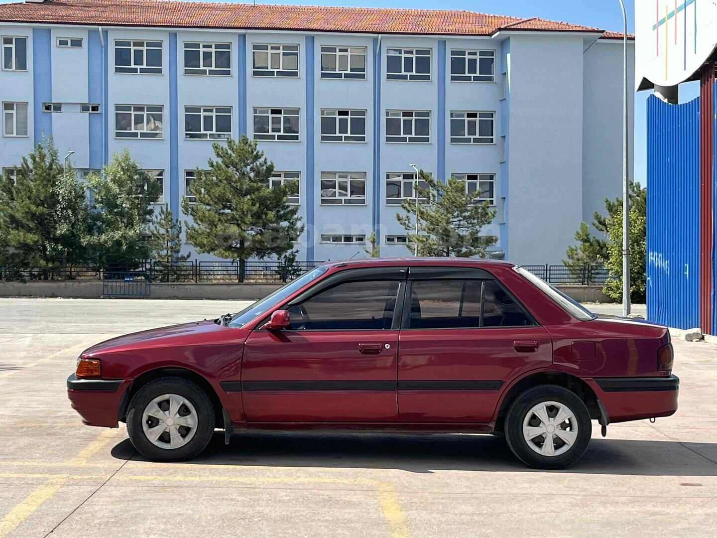 Sahibinden Mazda 323 1.6 GLX 1993 Model Kütahya 266.000 km Bordo 5