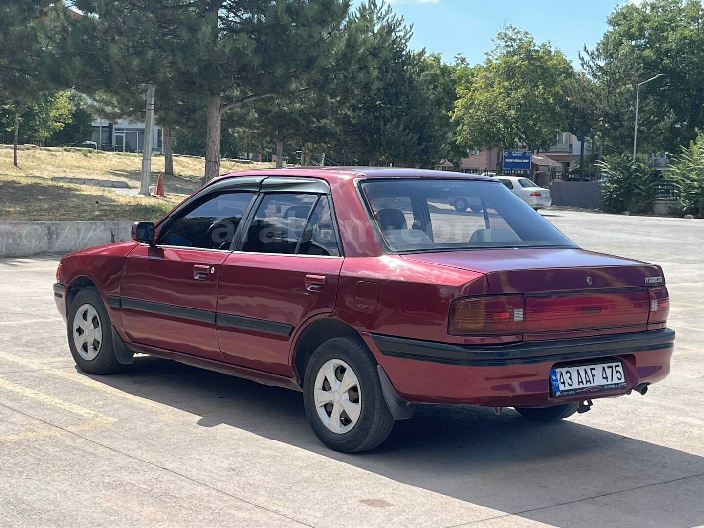 Sahibinden Mazda 323 1.6 GLX 1993 Model Kütahya 266.000 km Bordo 3